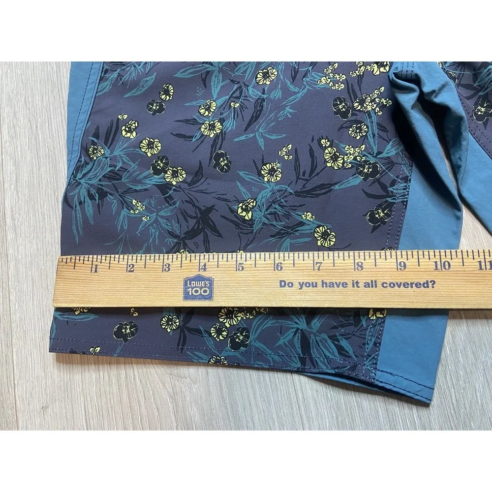 Roark Short Men 28 Navy Floral Boatman 19